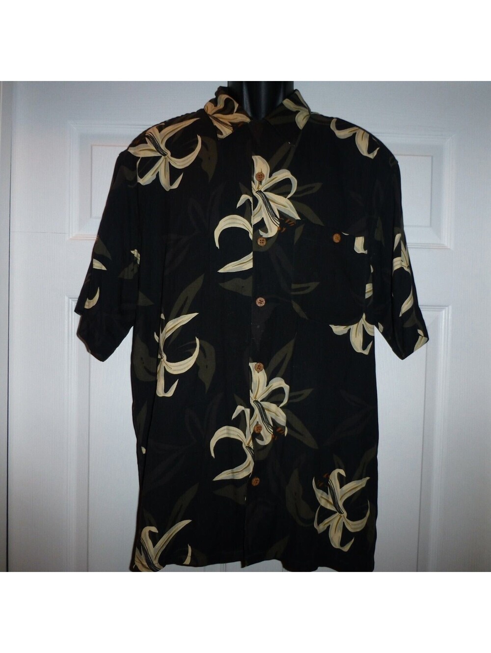 Paradise Coves 100% Silk Hawaiian Shirt Floral Prints Black Size Mens Medium